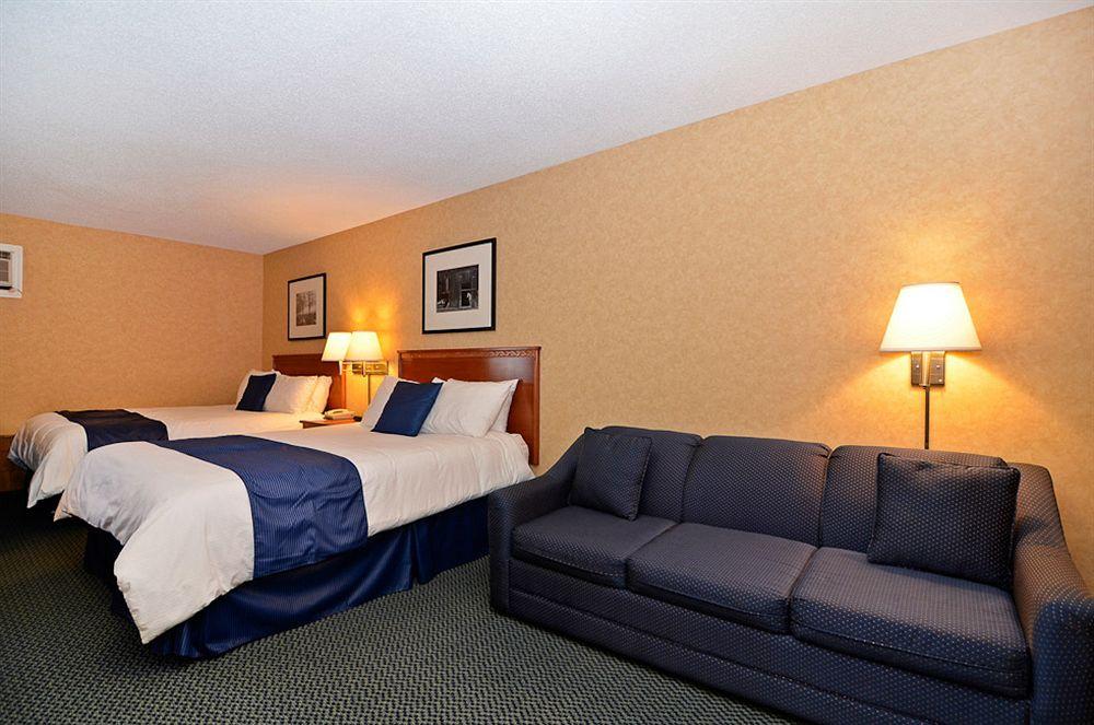 Best Western Plus Country Meadows Inn Aldergrove Exterior photo