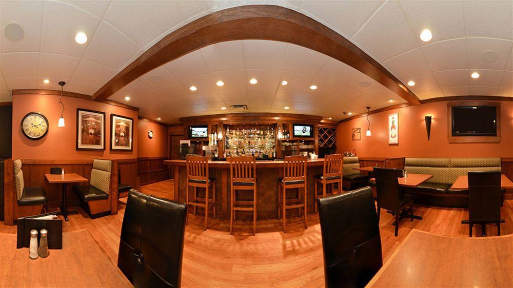 Best Western Plus Country Meadows Inn Aldergrove Exterior photo