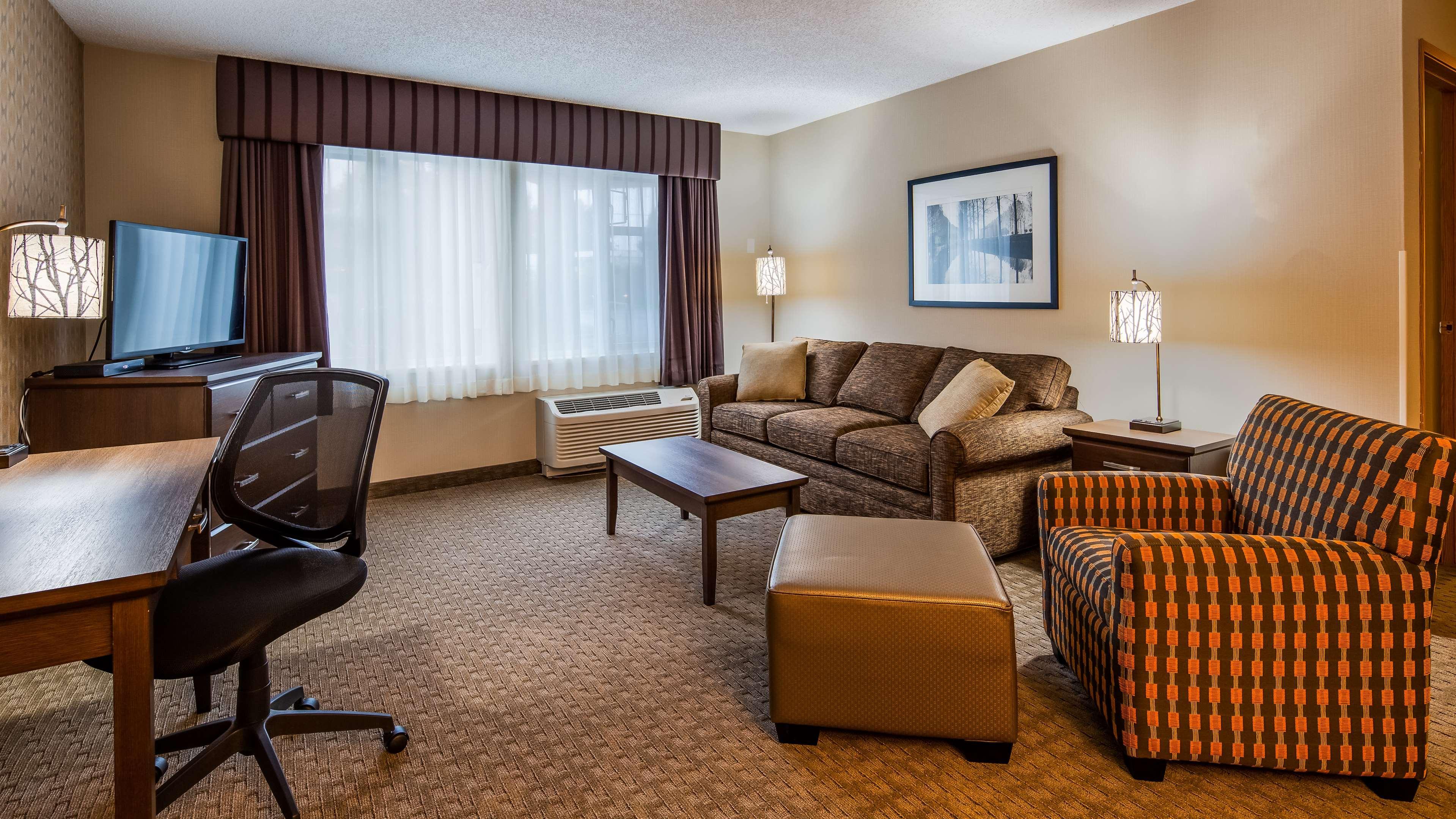 Best Western Plus Country Meadows Inn Aldergrove Exterior photo