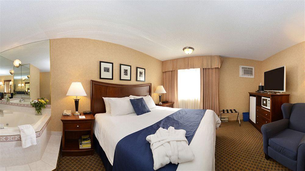 Best Western Plus Country Meadows Inn Aldergrove Exterior photo