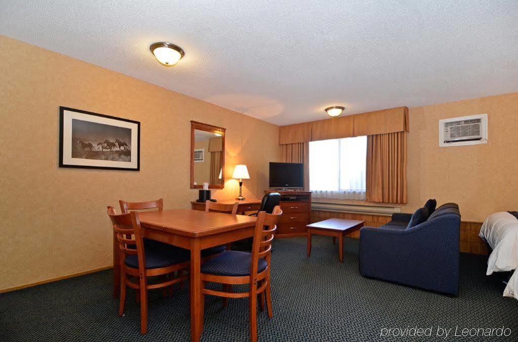 Best Western Plus Country Meadows Inn Aldergrove Exterior photo