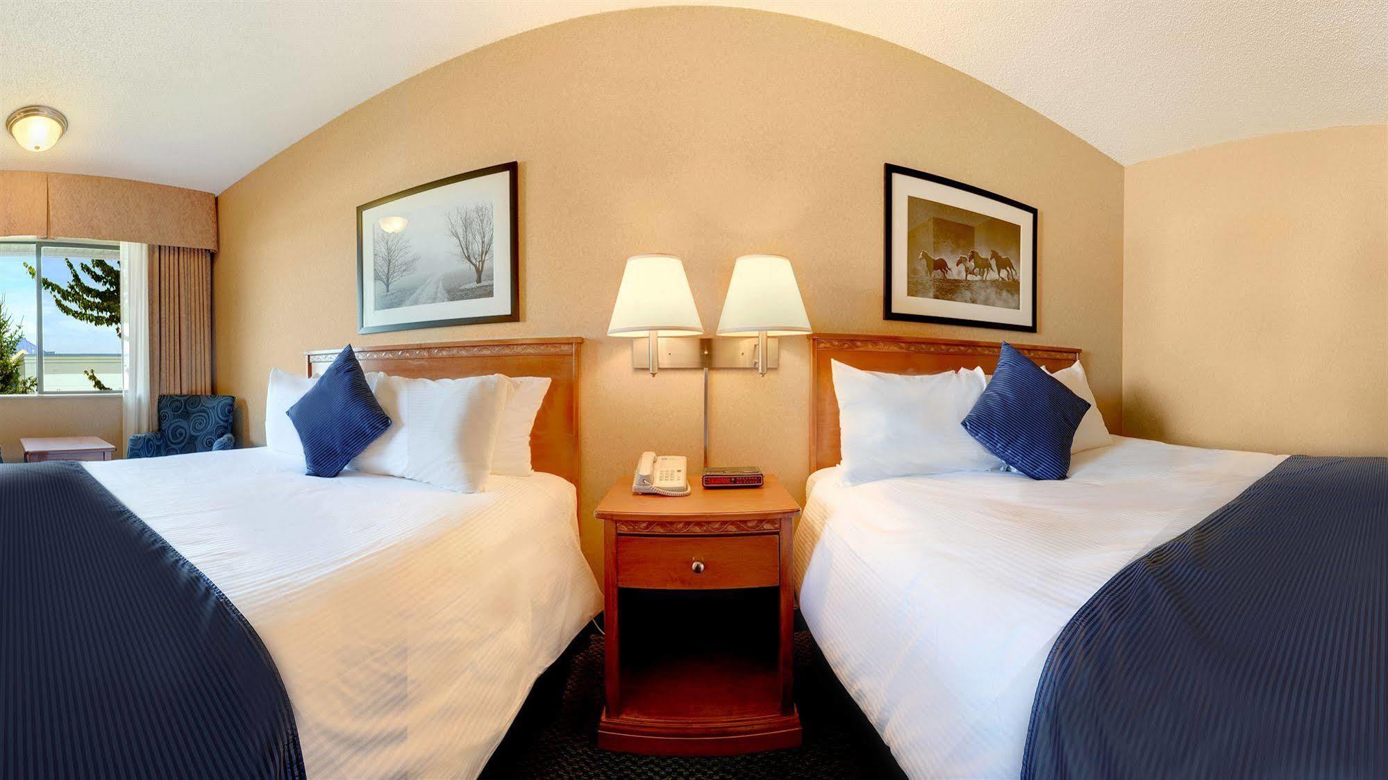 Best Western Plus Country Meadows Inn Aldergrove Exterior photo